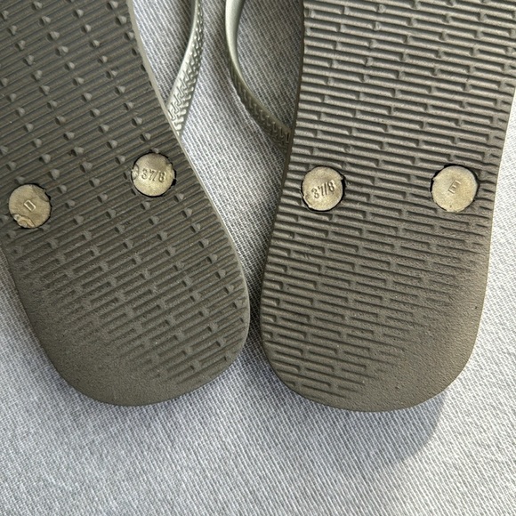 Havaianas Women Silver Slim Flip Flops - Picture 4 of 5